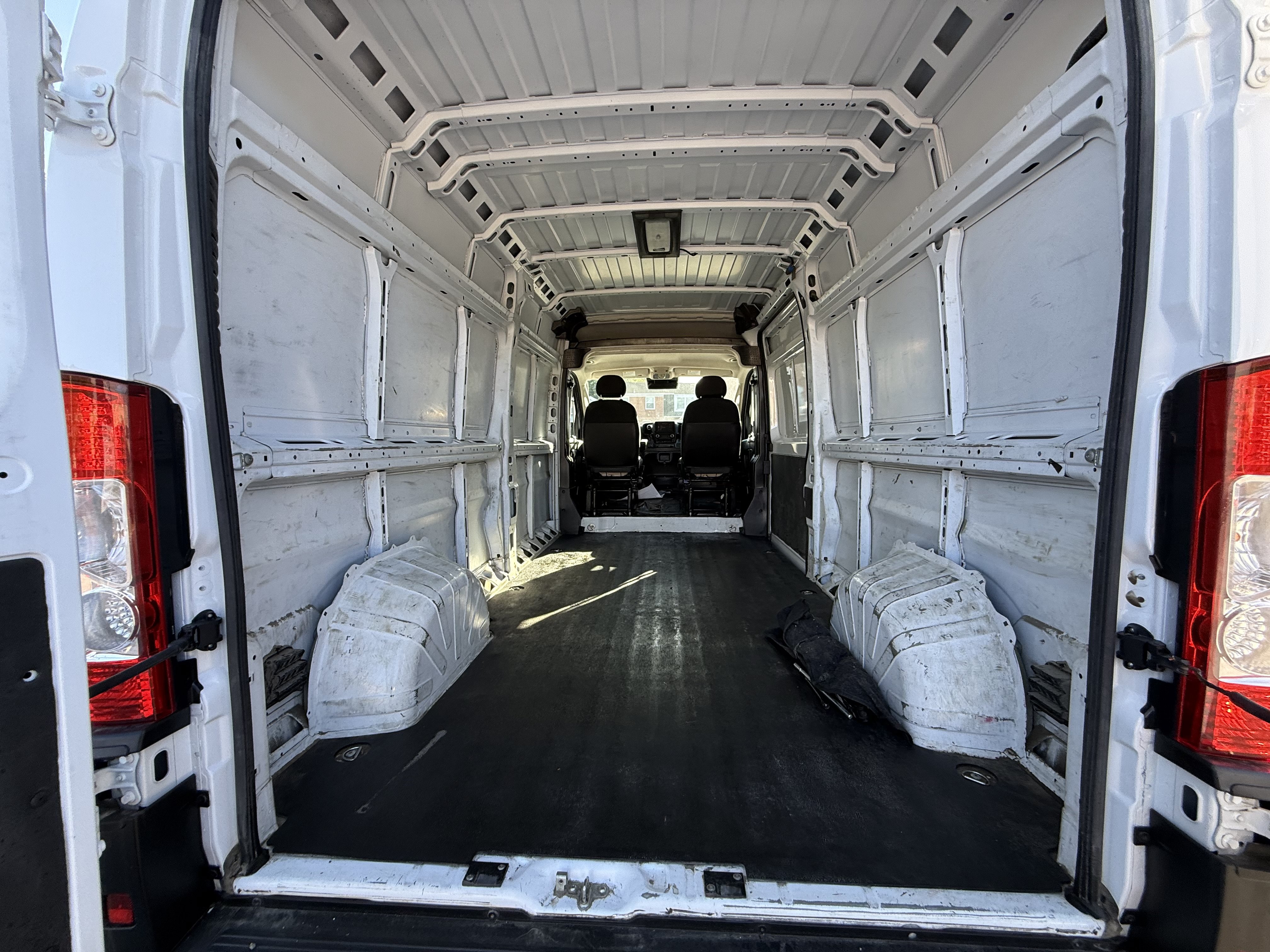 Used 2023 RAM ProMaster 2500 FWD image 11