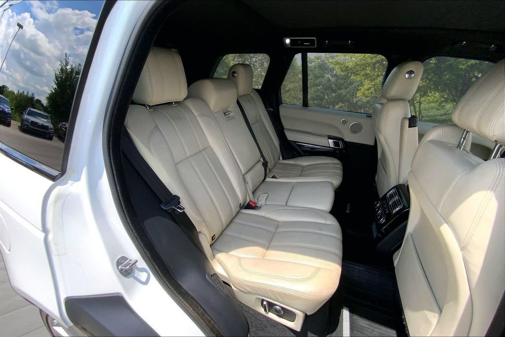 Used 2017 Land Rover Range Rover Supercharged AWD/4WD image 24