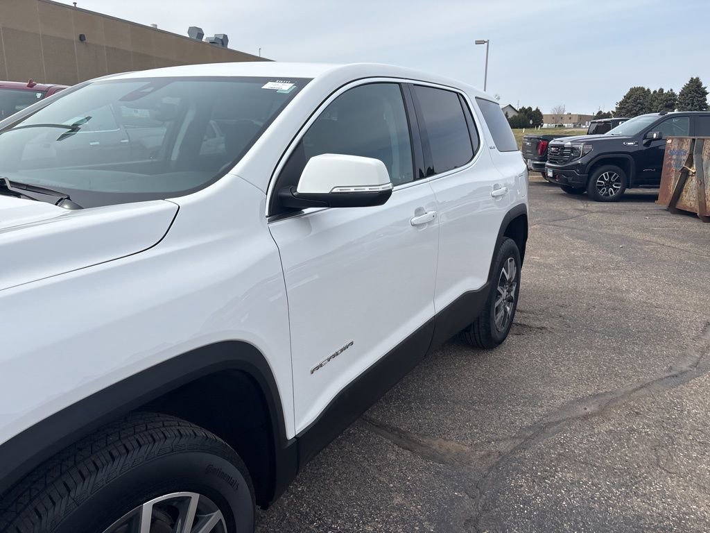 Used 2023 GMC Acadia SLE image 9