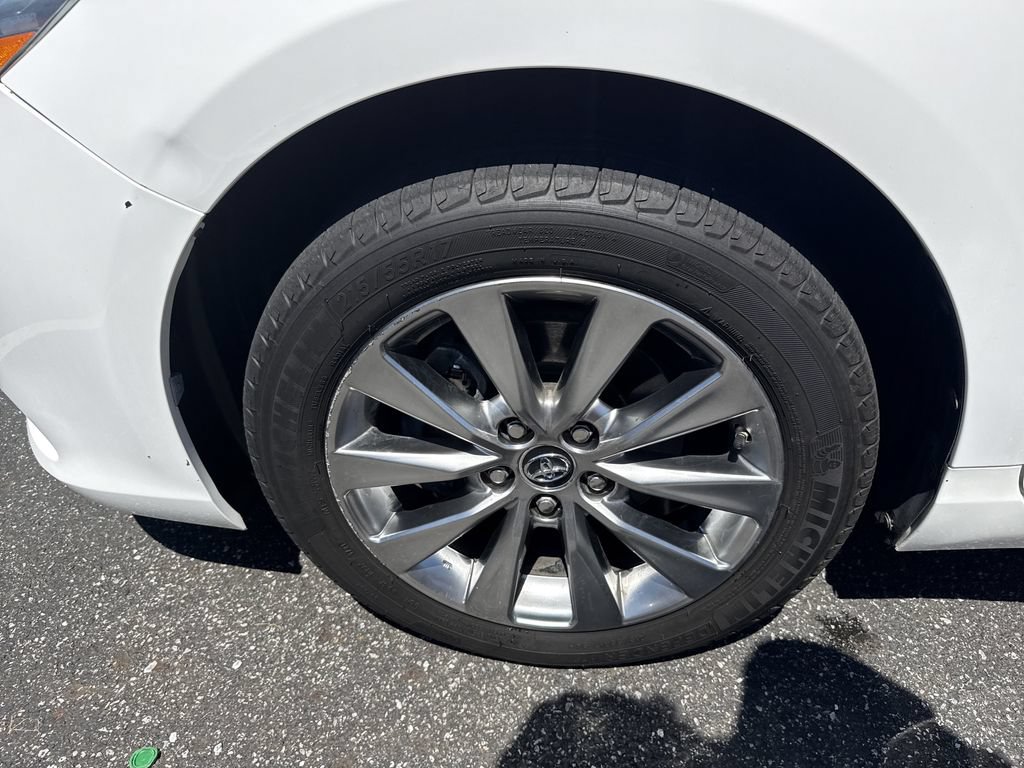 Used 2015 Toyota Camry XLE FWD image 11