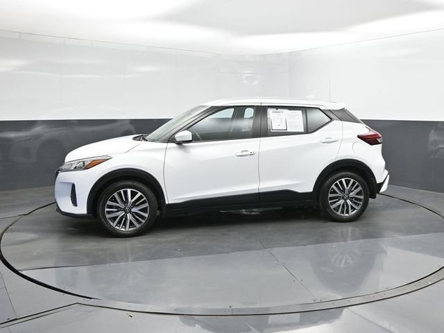 Used 2023 Nissan Kicks SV image 11