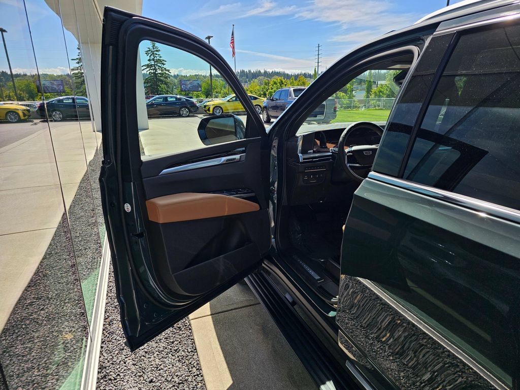 New 2026 Cadillac Escalade Luxury w/ Touring Package AWD/4WD image 21