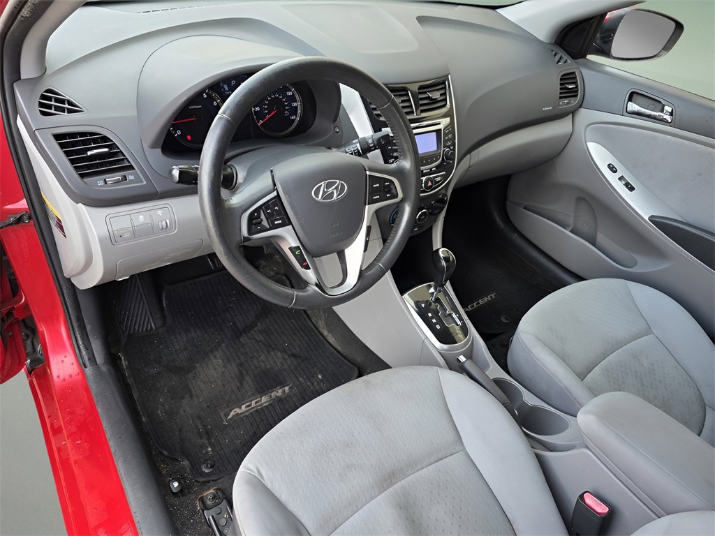 Used 2013 Hyundai Accent SE image 21