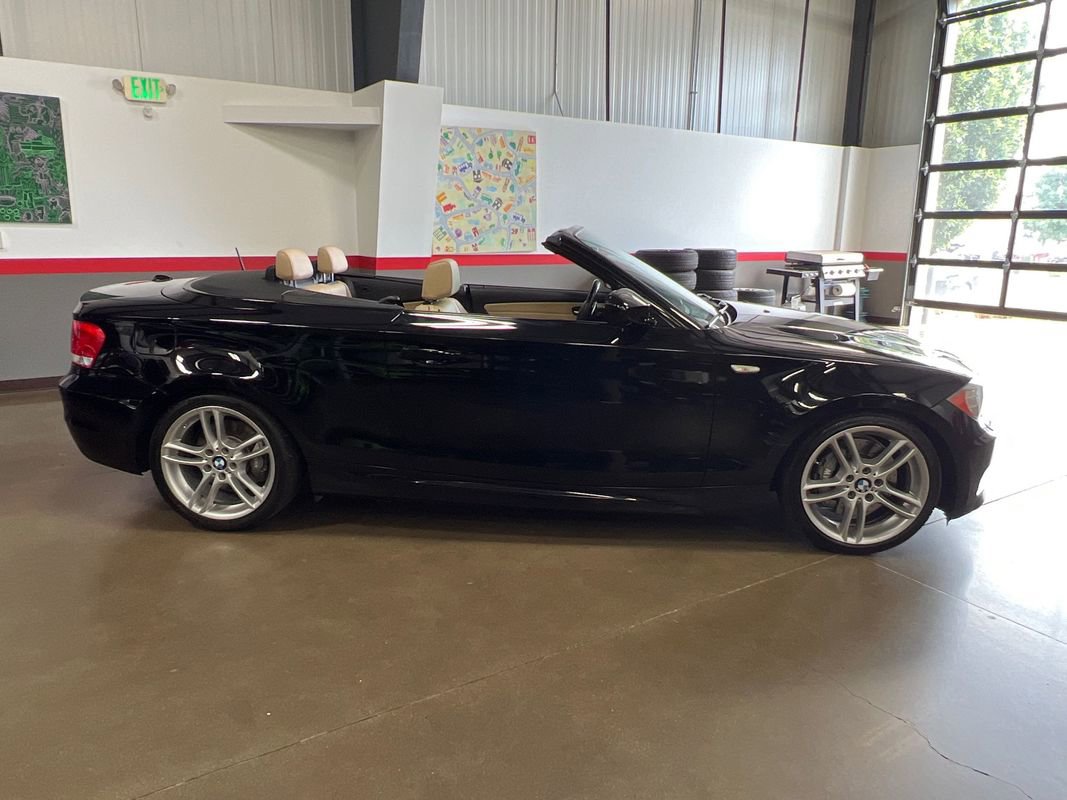 Used 2013 BMW 135i Convertible image 4