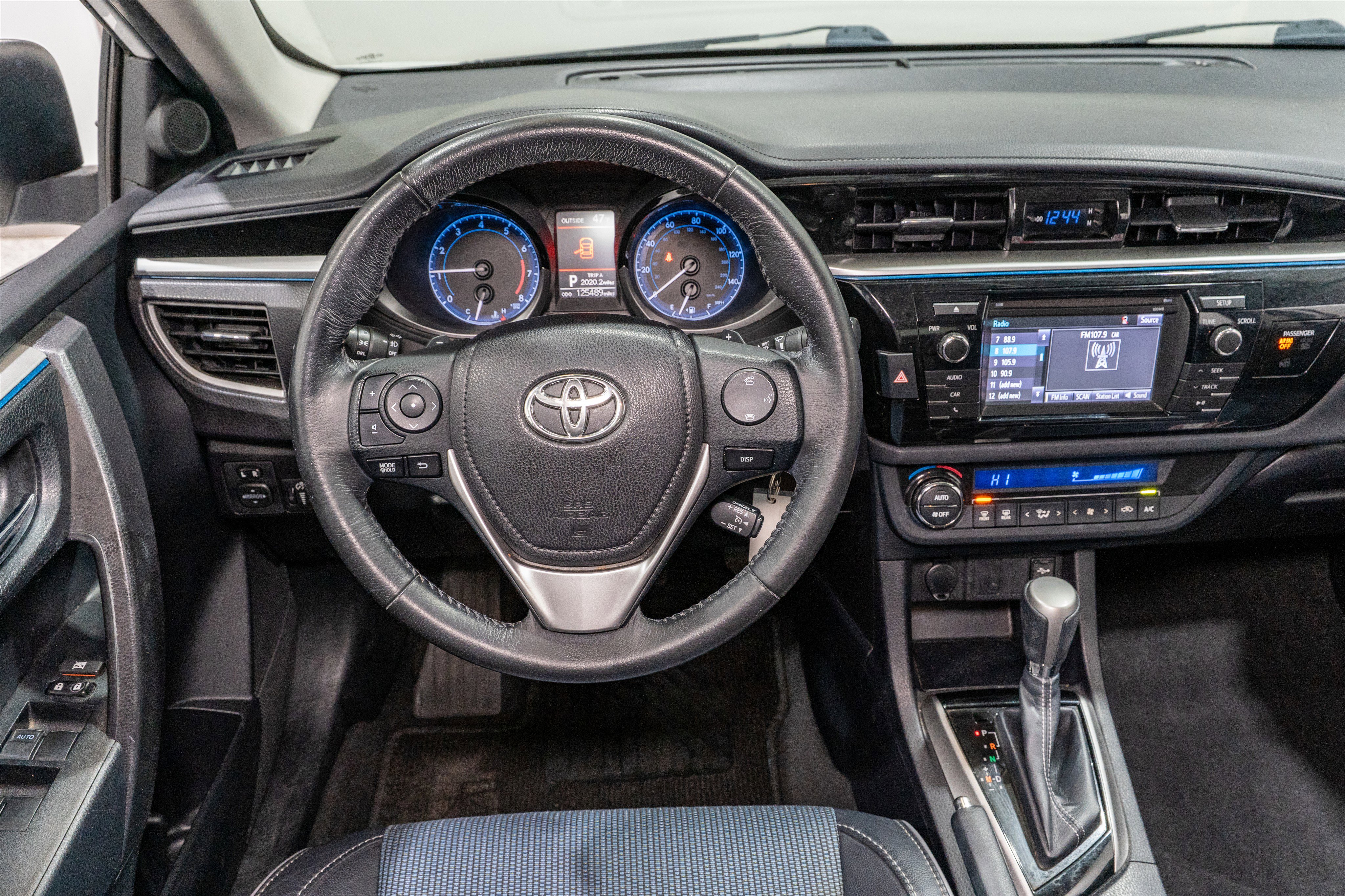 Used 2015 Toyota Corolla S image 11