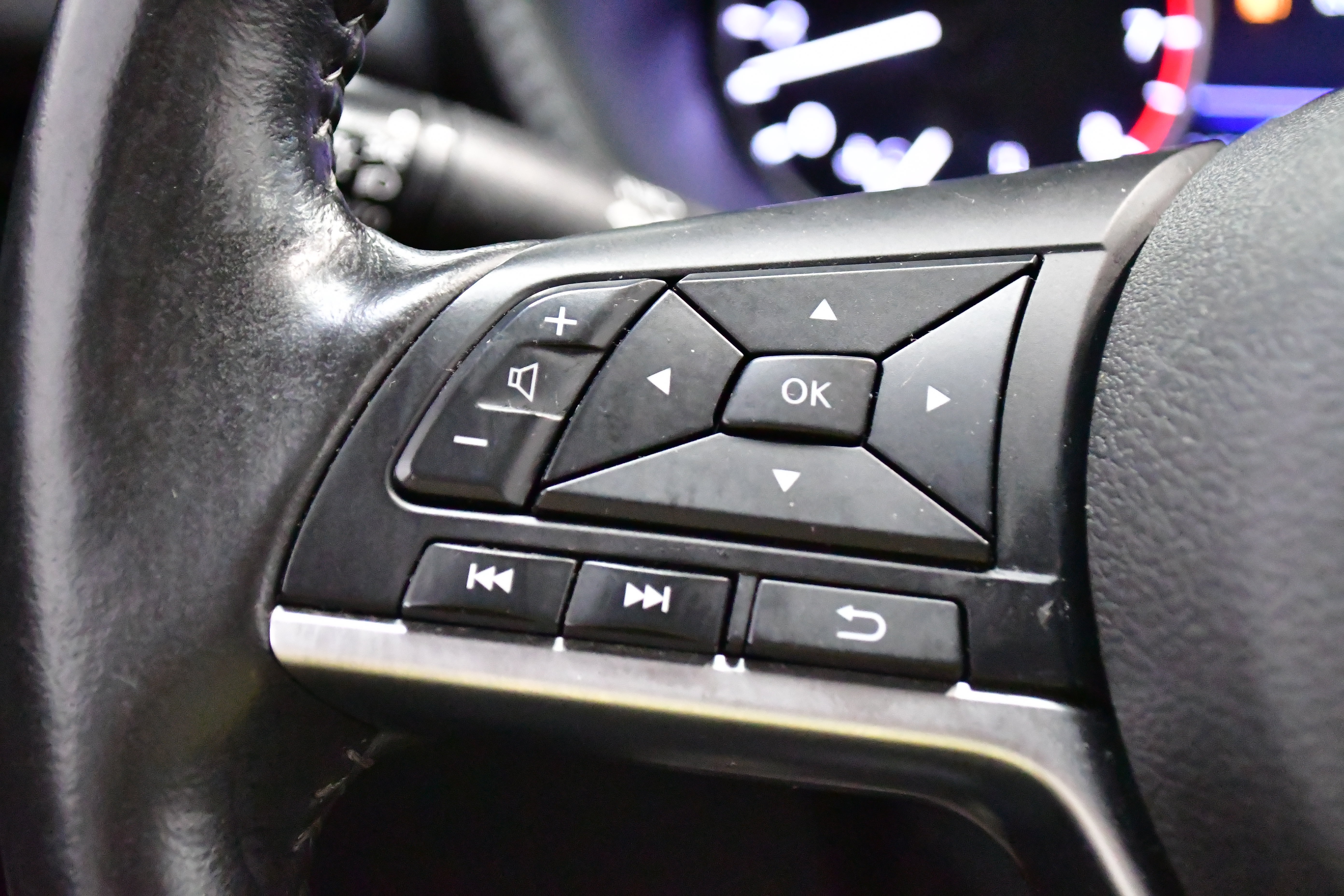 Used 2023 Nissan Sentra SV w/ All-Weather Package FWD image 20