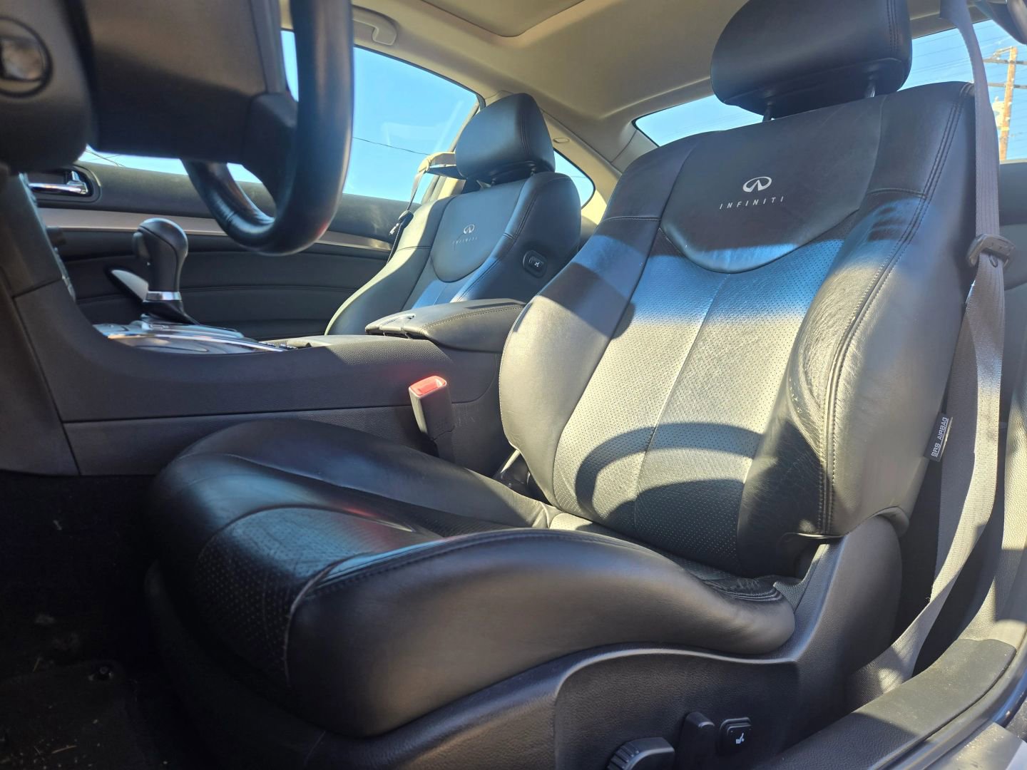 Used 2010 INFINITI G37 Journey w/ Premium Pkg image 10