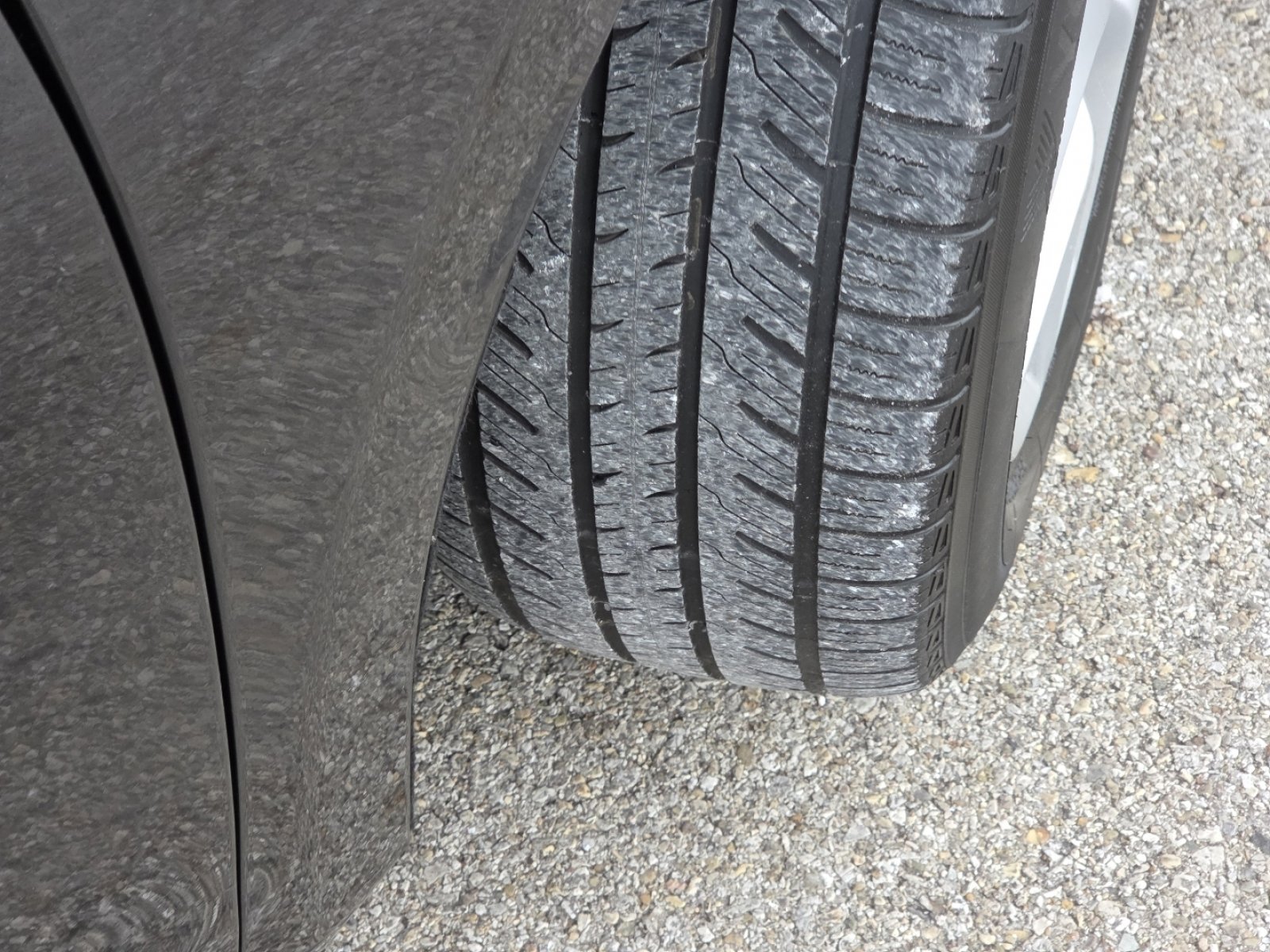 Used 2017 Chrysler Pacifica Touring-L w/ Tire & Wheel Group image 9