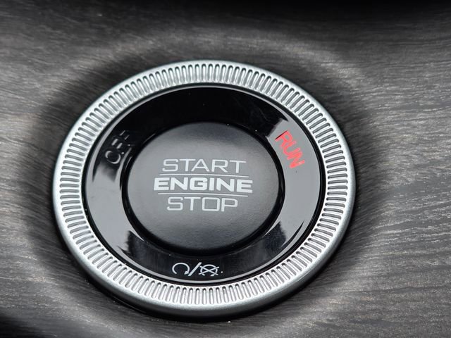 Used 2025 Jeep Grand Cherokee L Limited w/ Black Appearance Package image 14