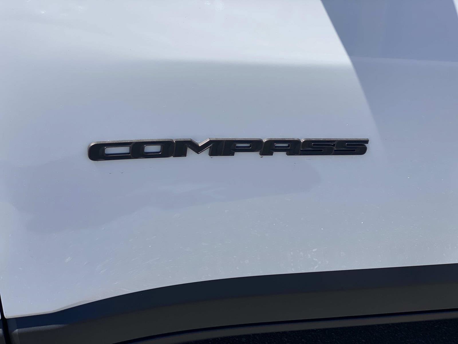New 2026 Jeep Compass Latitude image 8