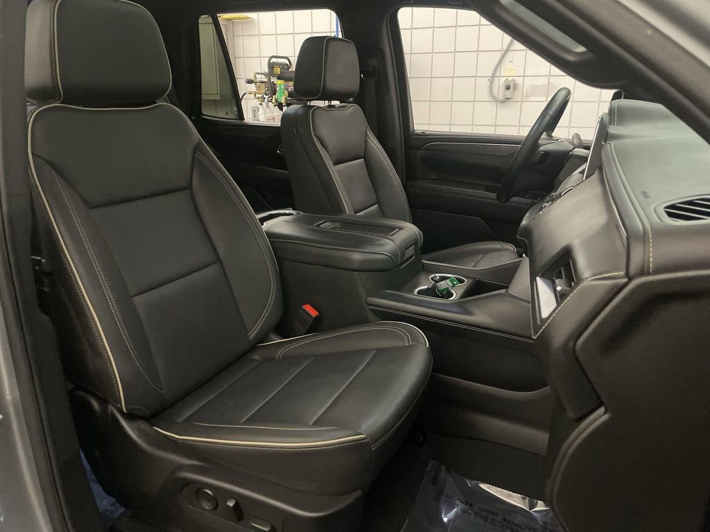 Used 2024 GMC Yukon SLT w/ SLT Luxury Package AWD/4WD image 23