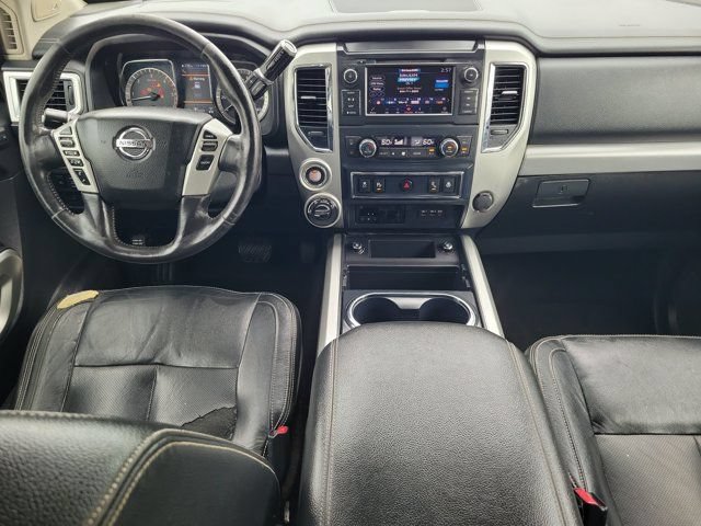 Used 2019 Nissan Titan PRO-4X w/ Pro-4x Convenience Package AWD/4WD image 15