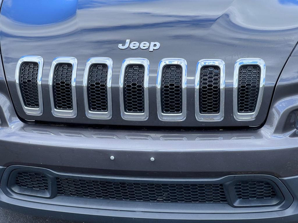 Used 2016 Jeep Cherokee Latitude AWD/4WD image 28