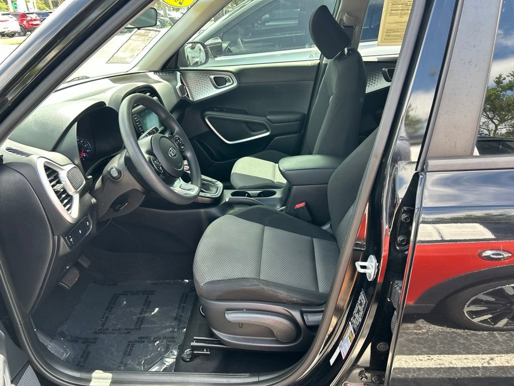 Used 2020 Kia Soul LX FWD image 16