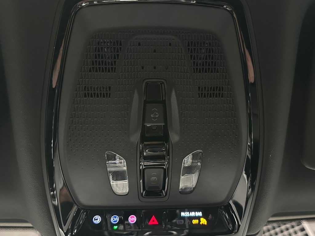 Used 2024 Cadillac Lyriq Luxury image 38