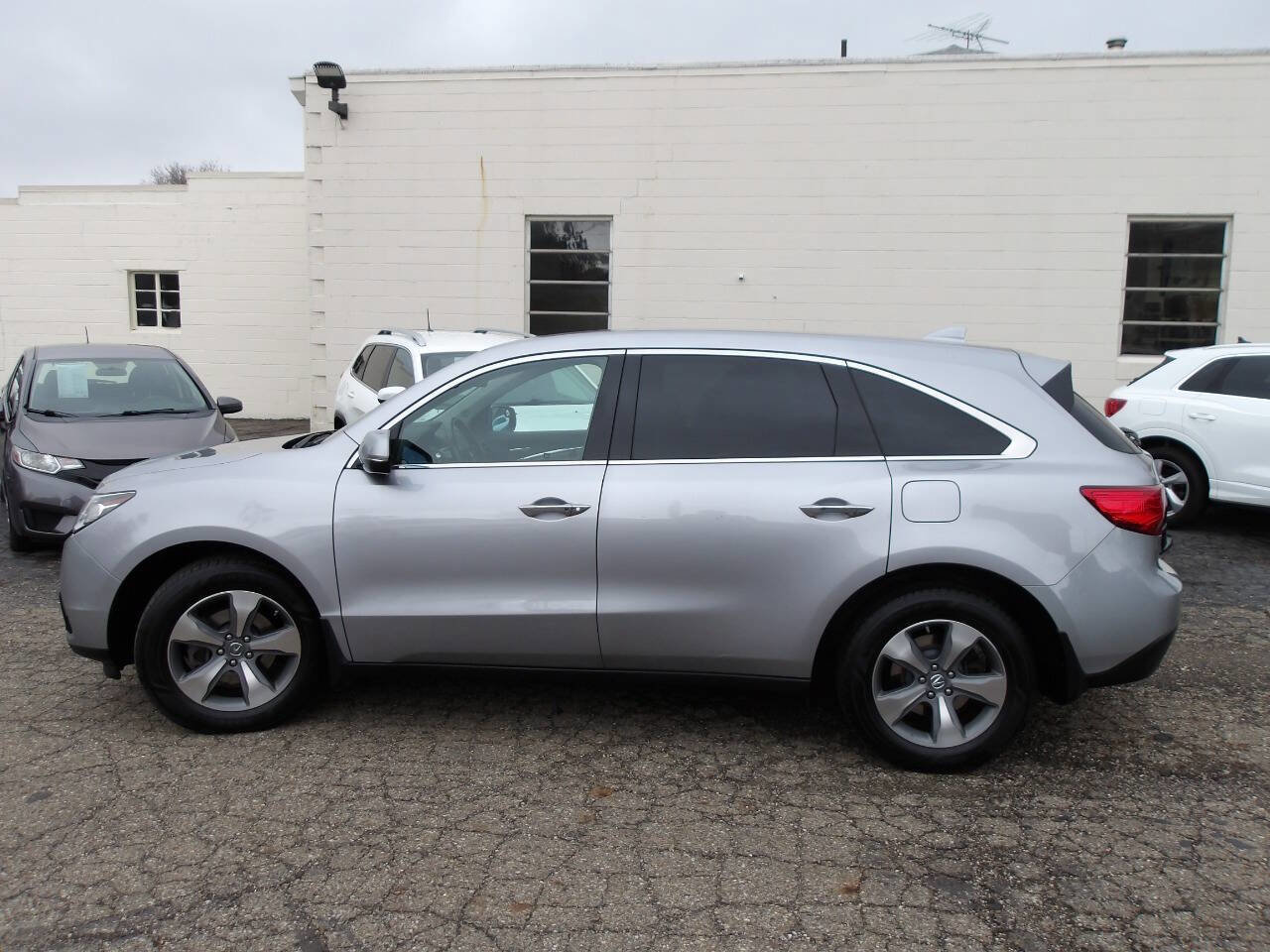 Used 2016 Acura MDX SH-AWD image 3