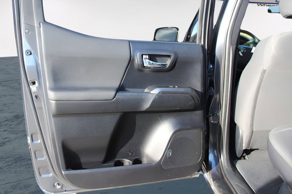 Used 2019 Toyota Tacoma TRD Sport image 29