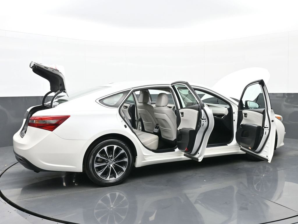 Used 2016 Toyota Avalon XLE Premium image 44