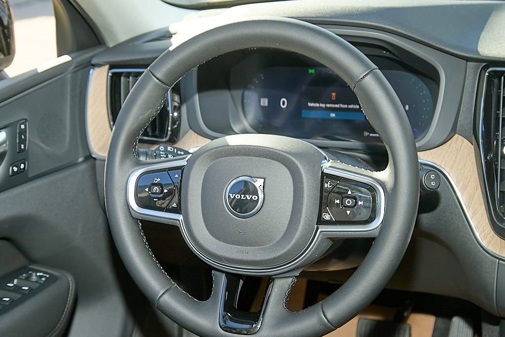 New 2026 Volvo XC60 B5 Plus w/ Protection Package Premier image 26