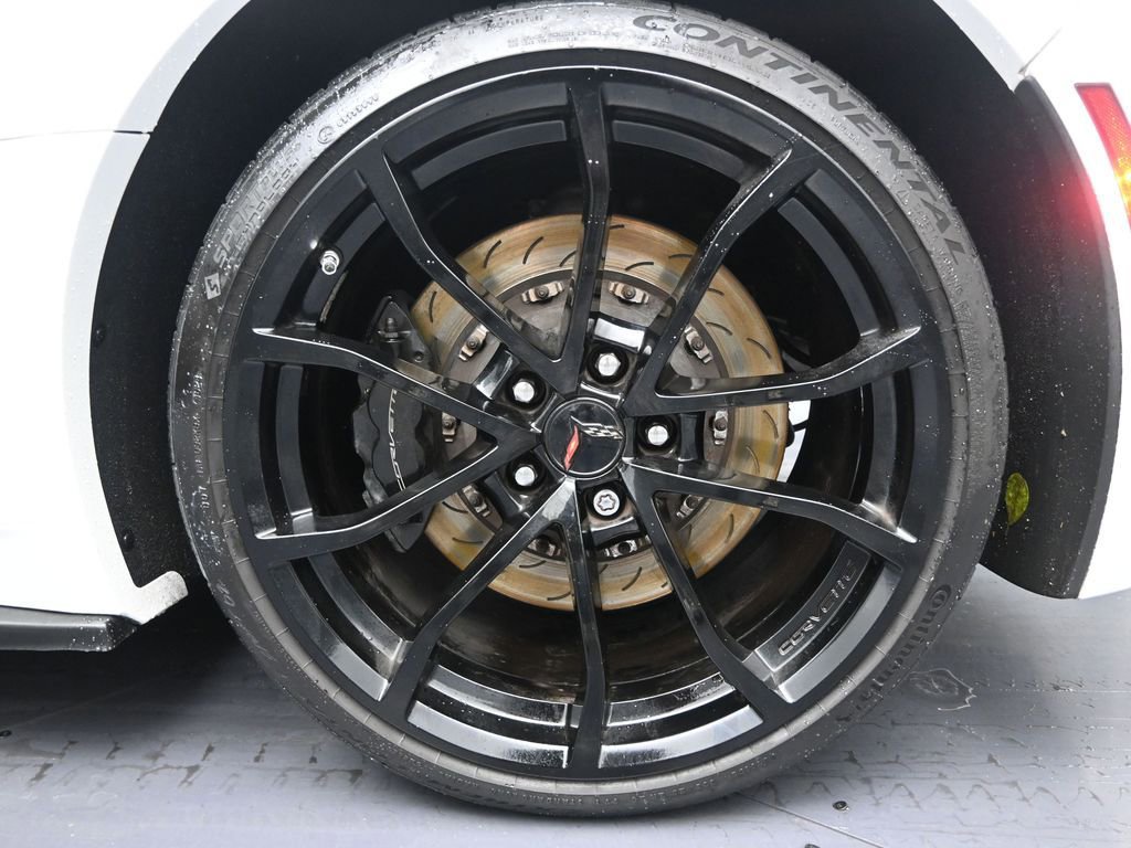 Used 2019 Chevrolet Corvette Grand Sport w/ Carbon Flash Badge Package image 10