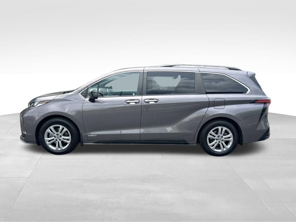 Certified 2021 Toyota Sienna XSE w/ XSE Plus Package AWD/4WD image 2