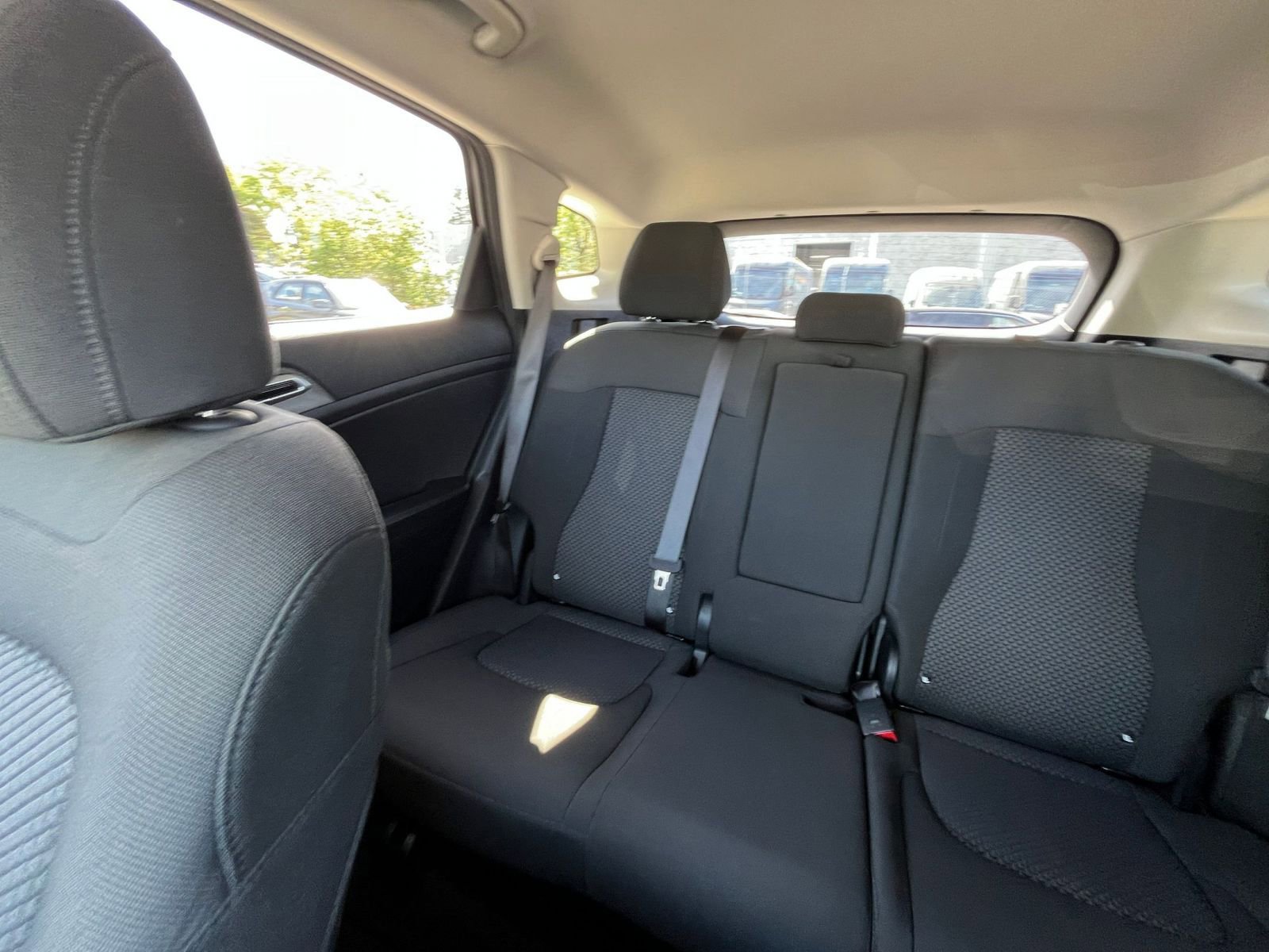 Used 2025 Kia Sportage LX image 38