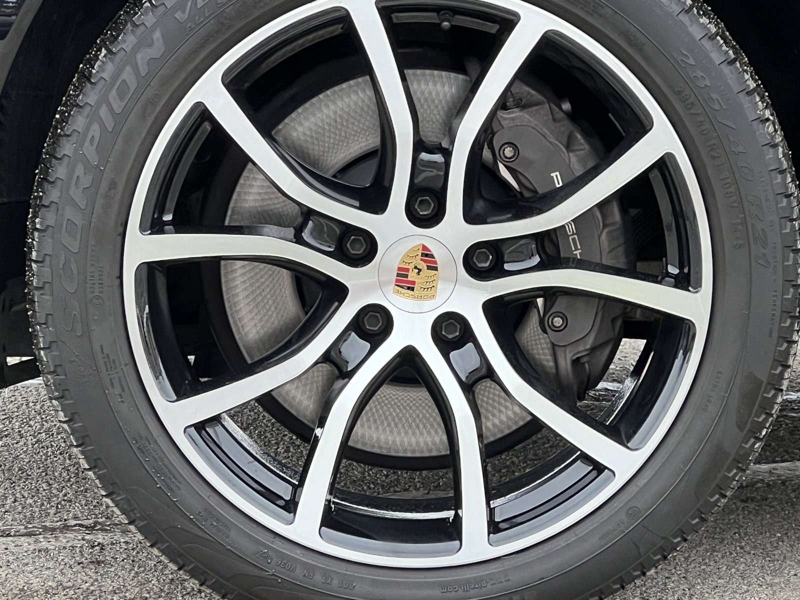 Certified 2023 Porsche Cayenne image 12