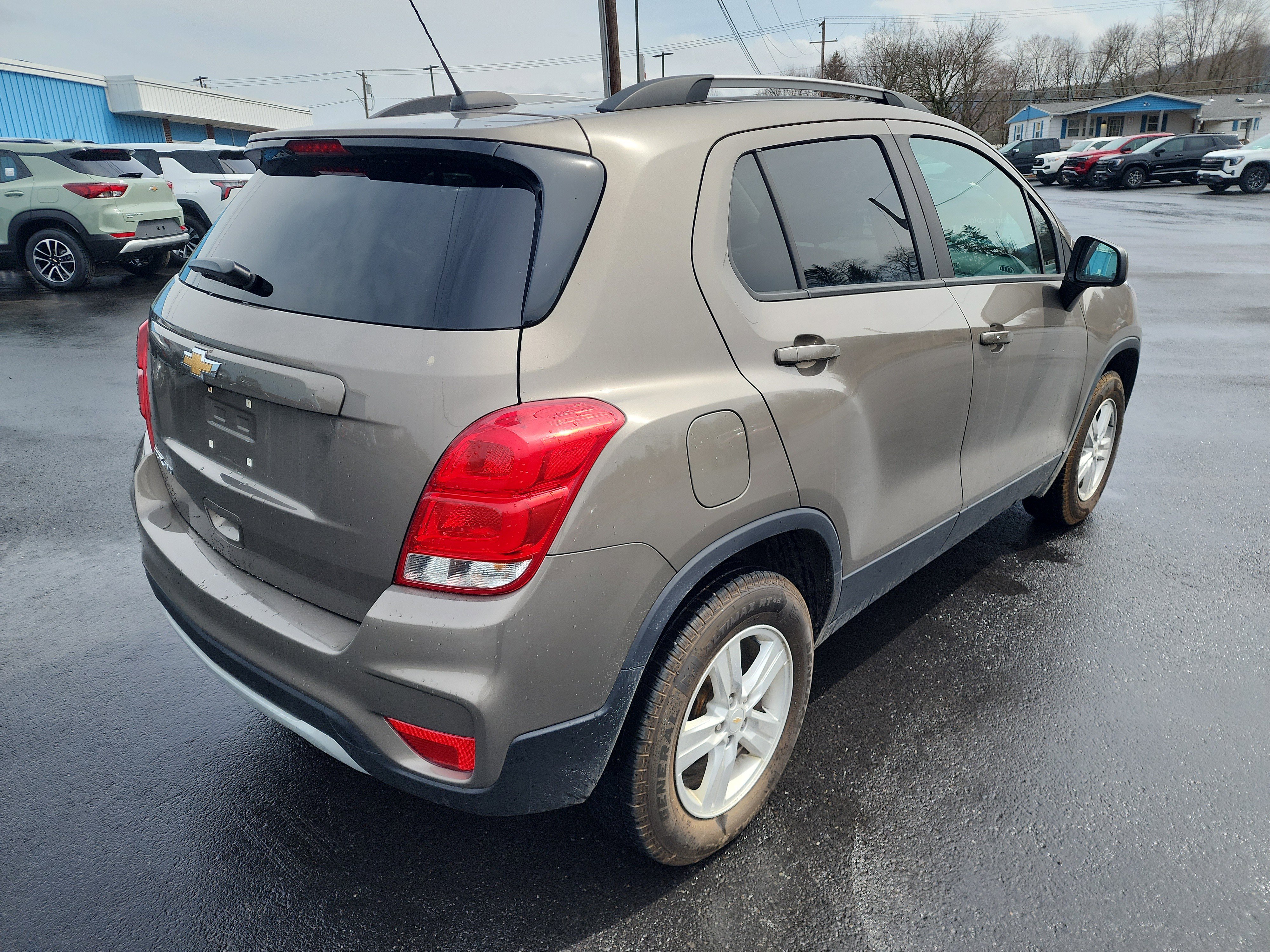 Used 2021 Chevrolet Trax LT w/ LT Convenience Package image 8