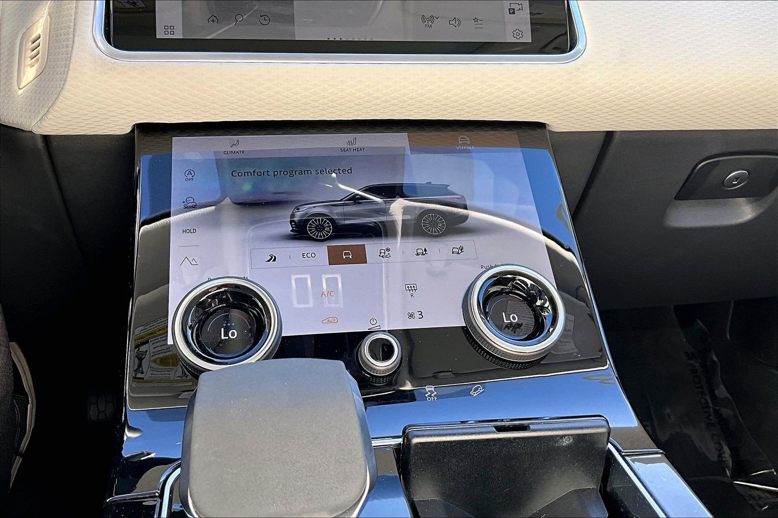 Used 2023 Land Rover Range Rover Velar S image 32