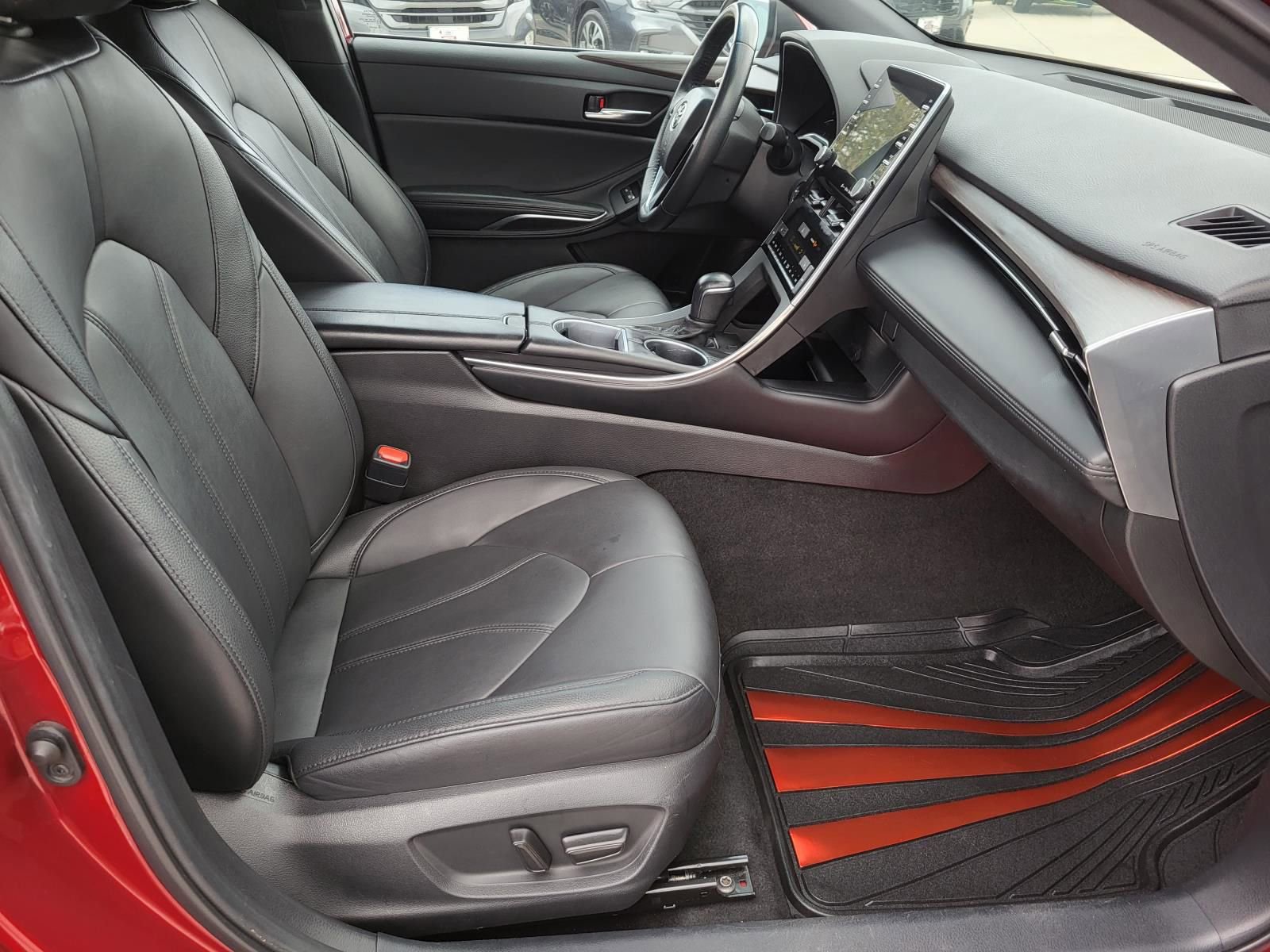 Used 2022 Toyota Avalon XLE image 9