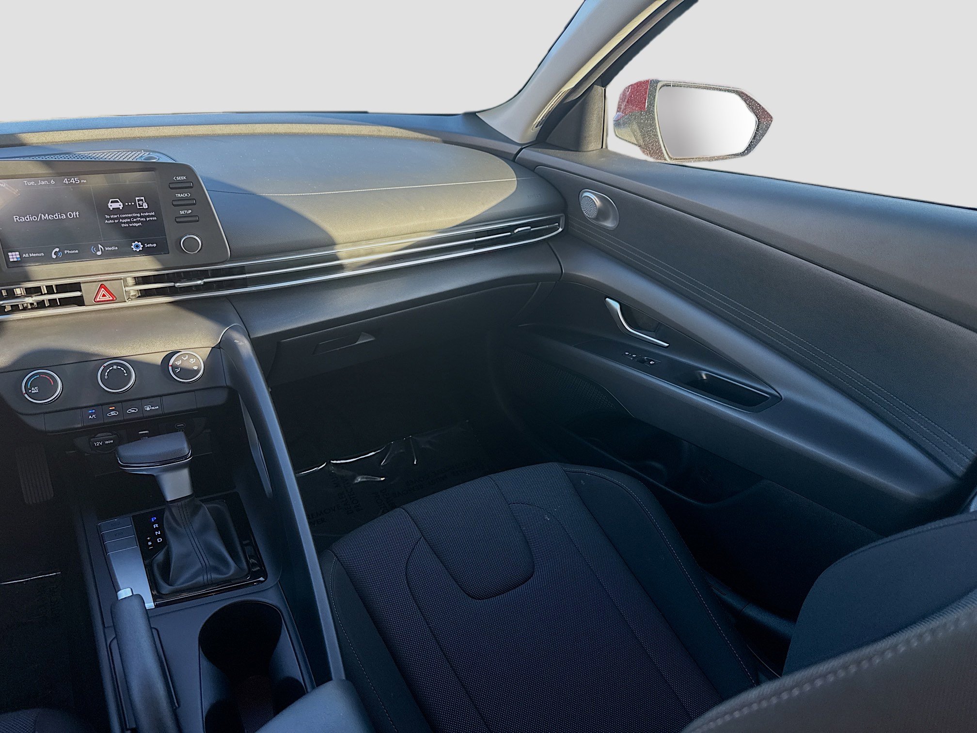 Used 2025 Hyundai Elantra SE image 19