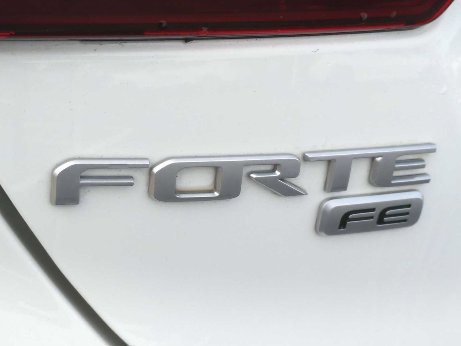 Used 2023 Kia Forte LX image 9