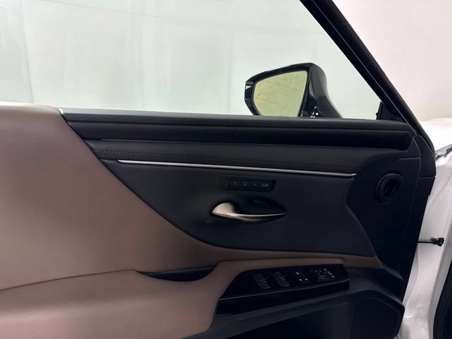 Certified 2025 Lexus ES 300h w/ Premium Package FWD image 29