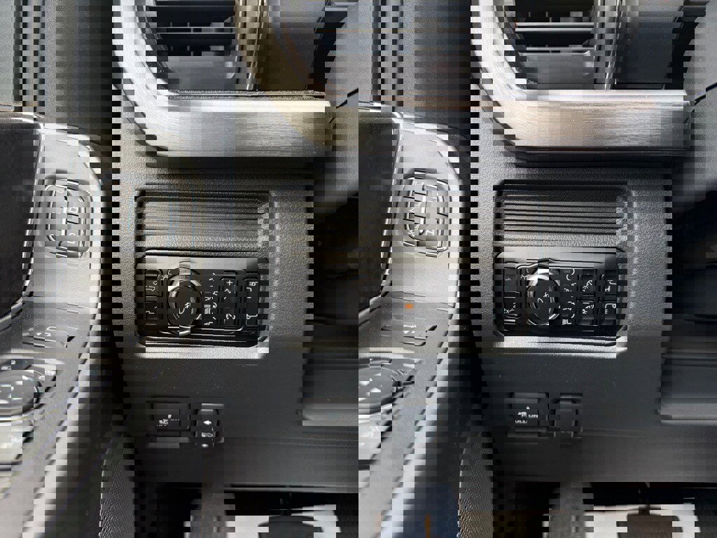 New 2025 Ford F250 Lariat w/ Lariat Ultimate Package image 29