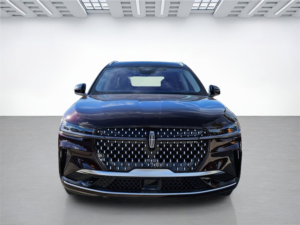 Used 2025 Lincoln Nautilus Reserve image 3