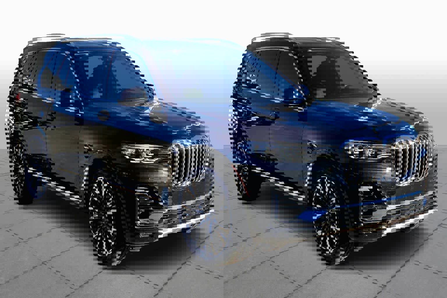Used 2020 BMW X7 xDrive40i w/ Cold Weather Package image 3