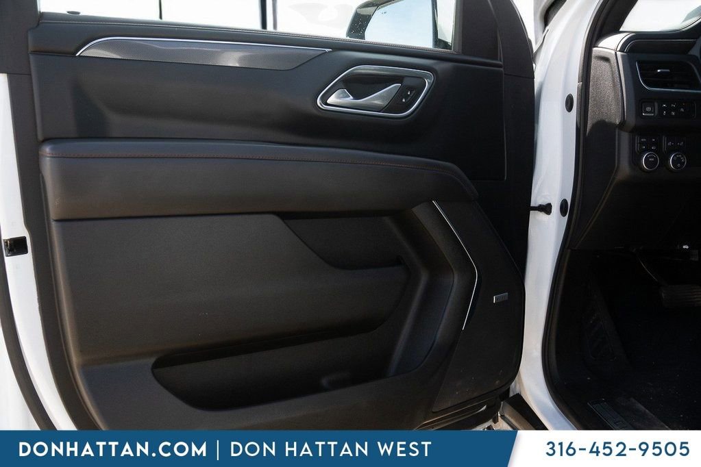 Used 2023 Chevrolet Suburban RST w/ Luxury Package AWD/4WD image 15