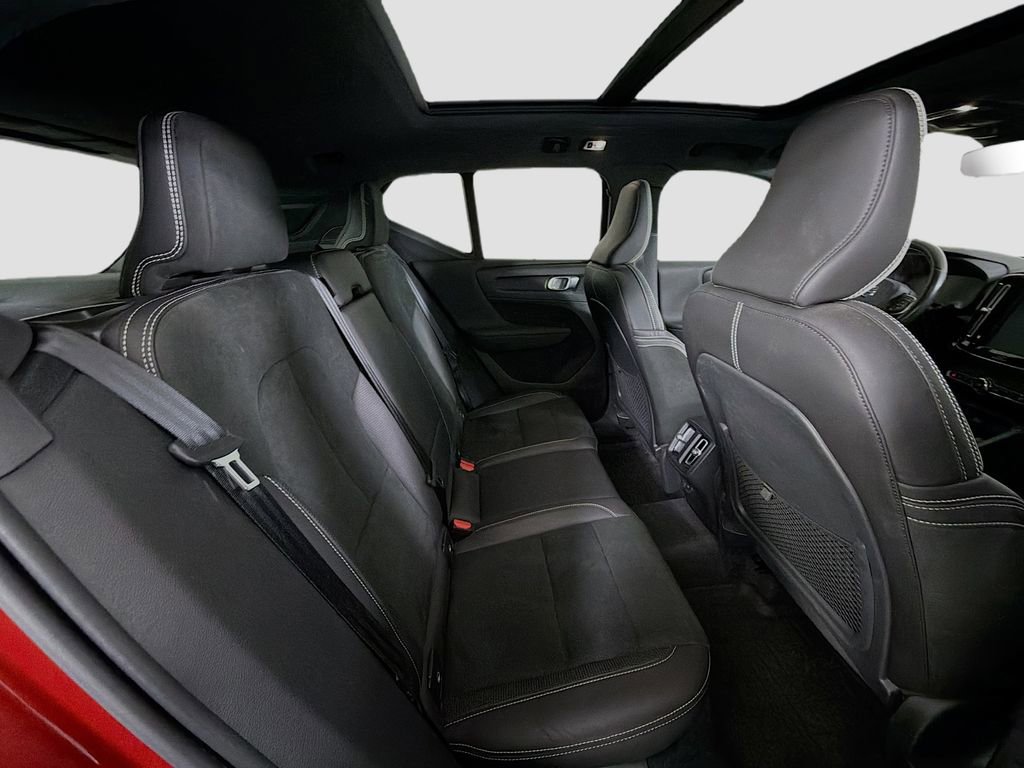 Used 2019 Volvo XC40 T5 R-Design AWD/4WD image 27
