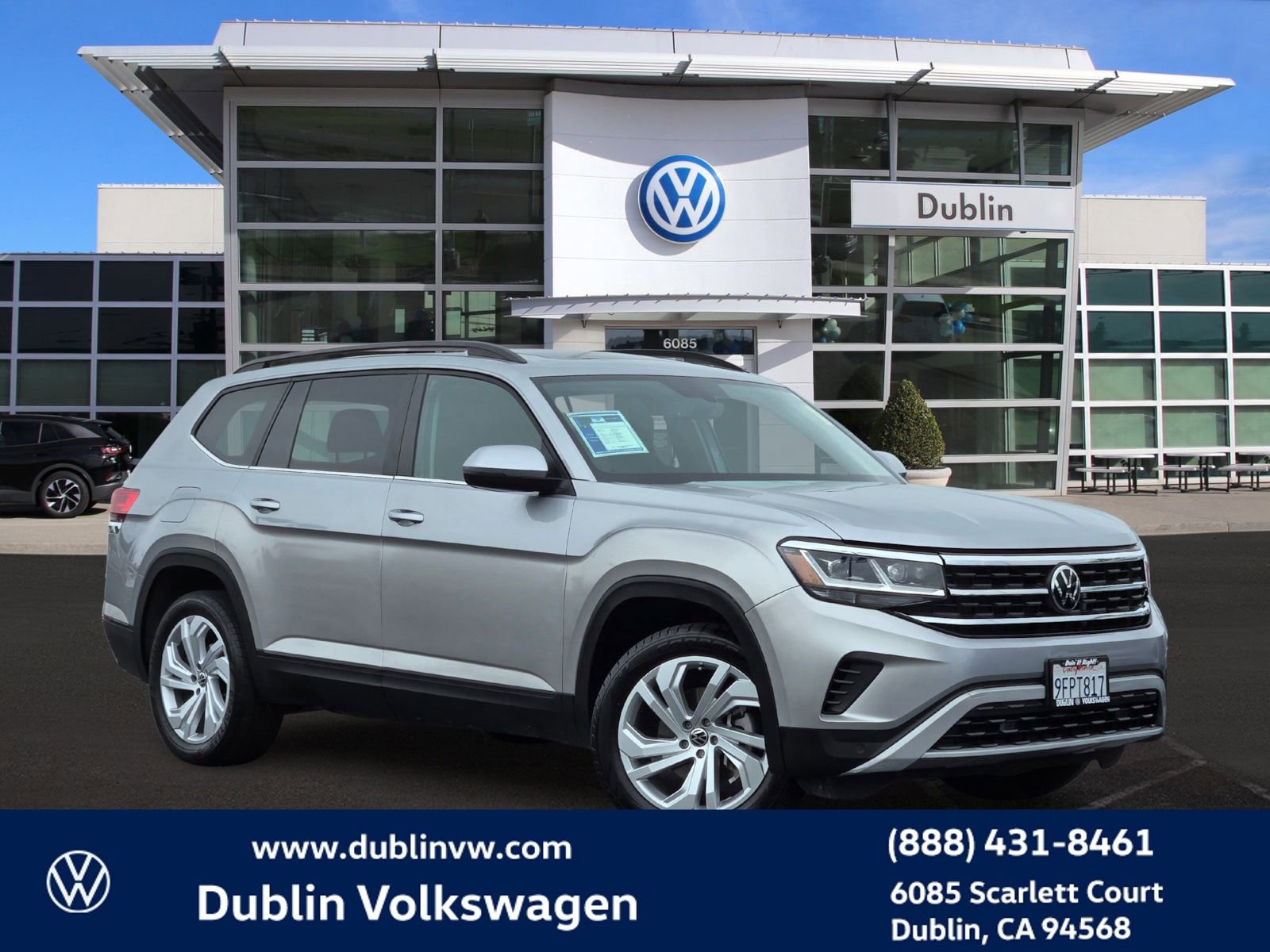 Used 2023 Volkswagen Atlas SE w/ Panoramic Sunroof Package image 1