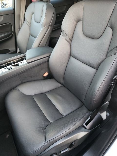 Certified 2025 Volvo XC60 B5 Plus image 26