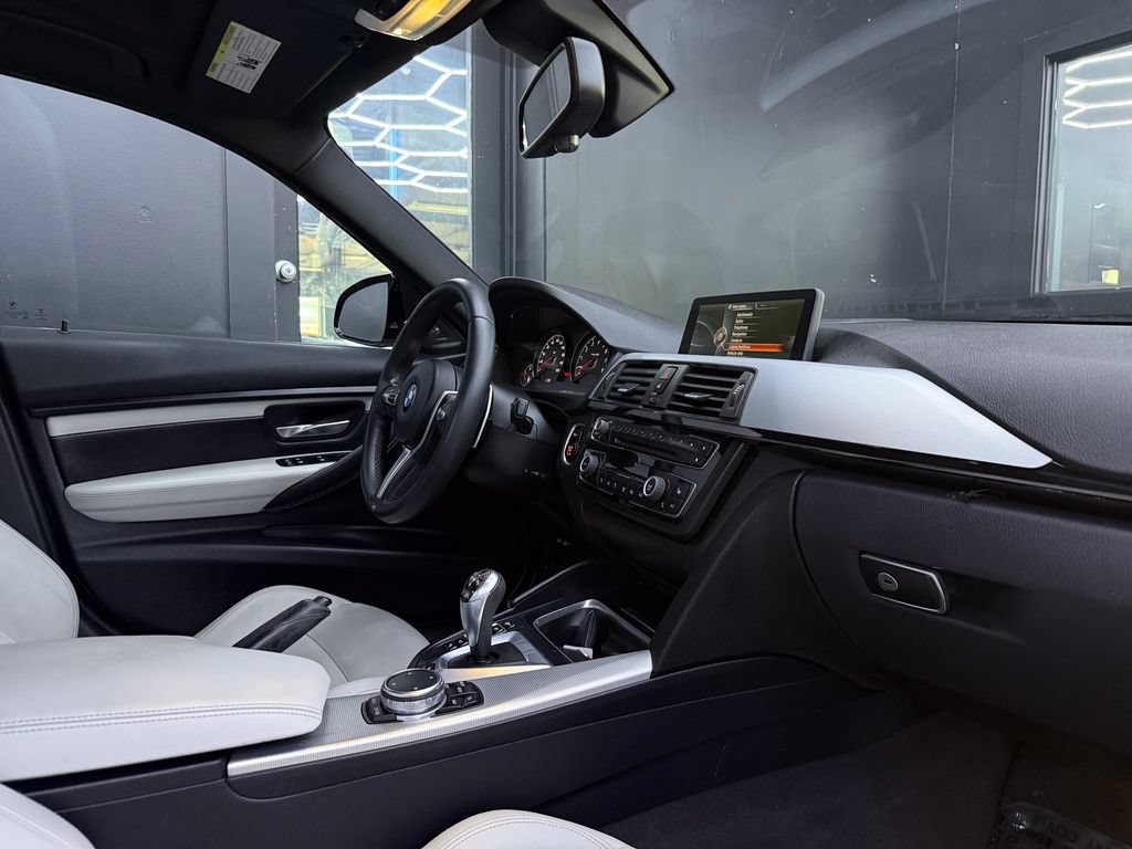 Used 2015 BMW M3 RWD image 25