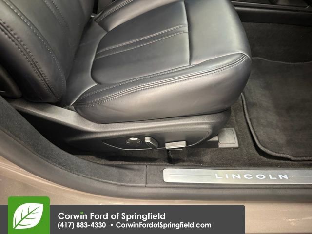 Used 2020 Lincoln MKZ w/ Convenience Package image 17