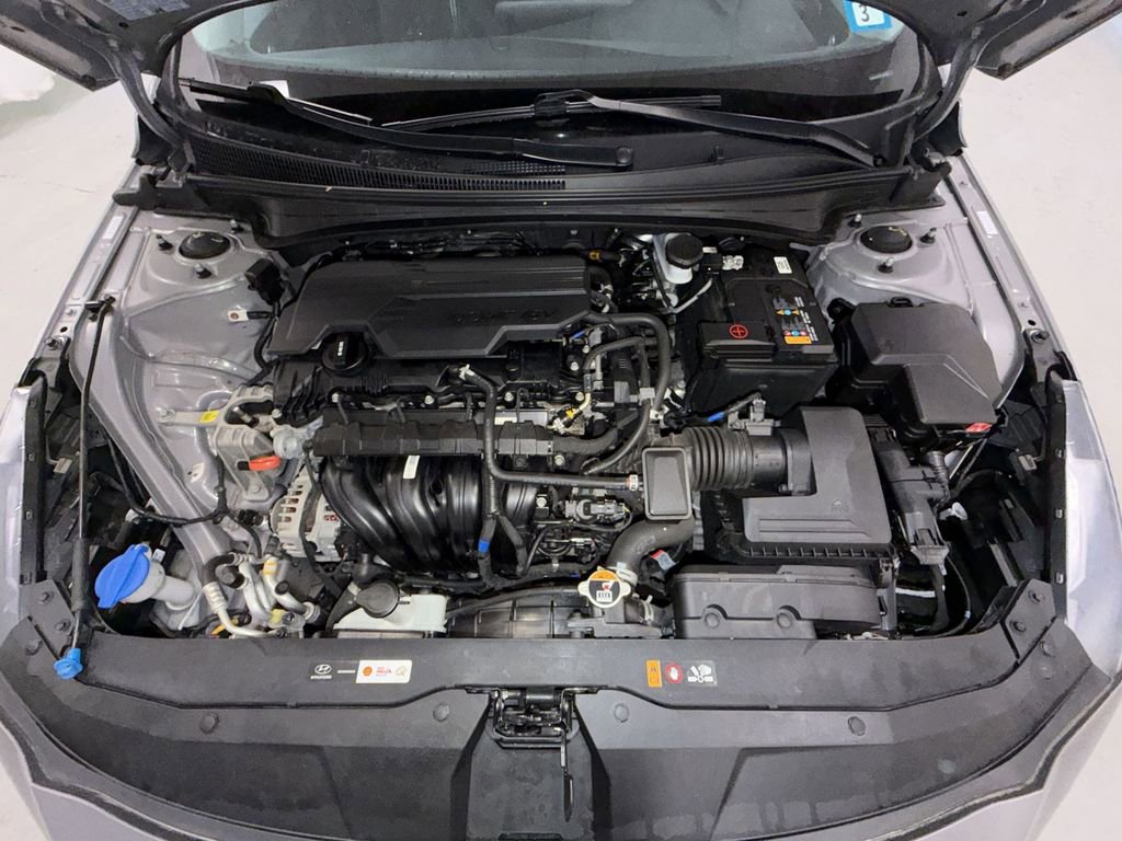 Used 2023 Hyundai Elantra SEL image 18
