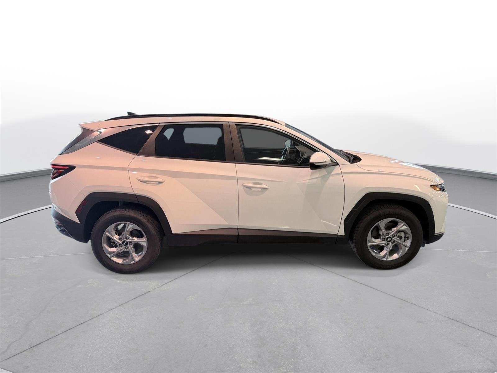 Used 2023 Hyundai Tucson SEL AWD/4WD image 16