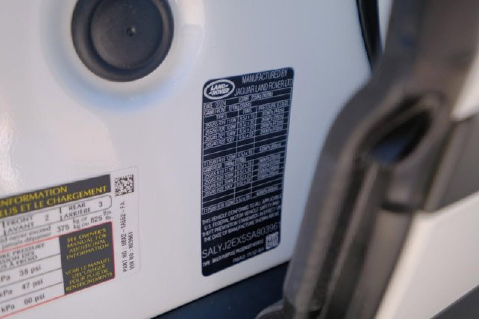 New 2025 Land Rover Range Rover Velar S image 30