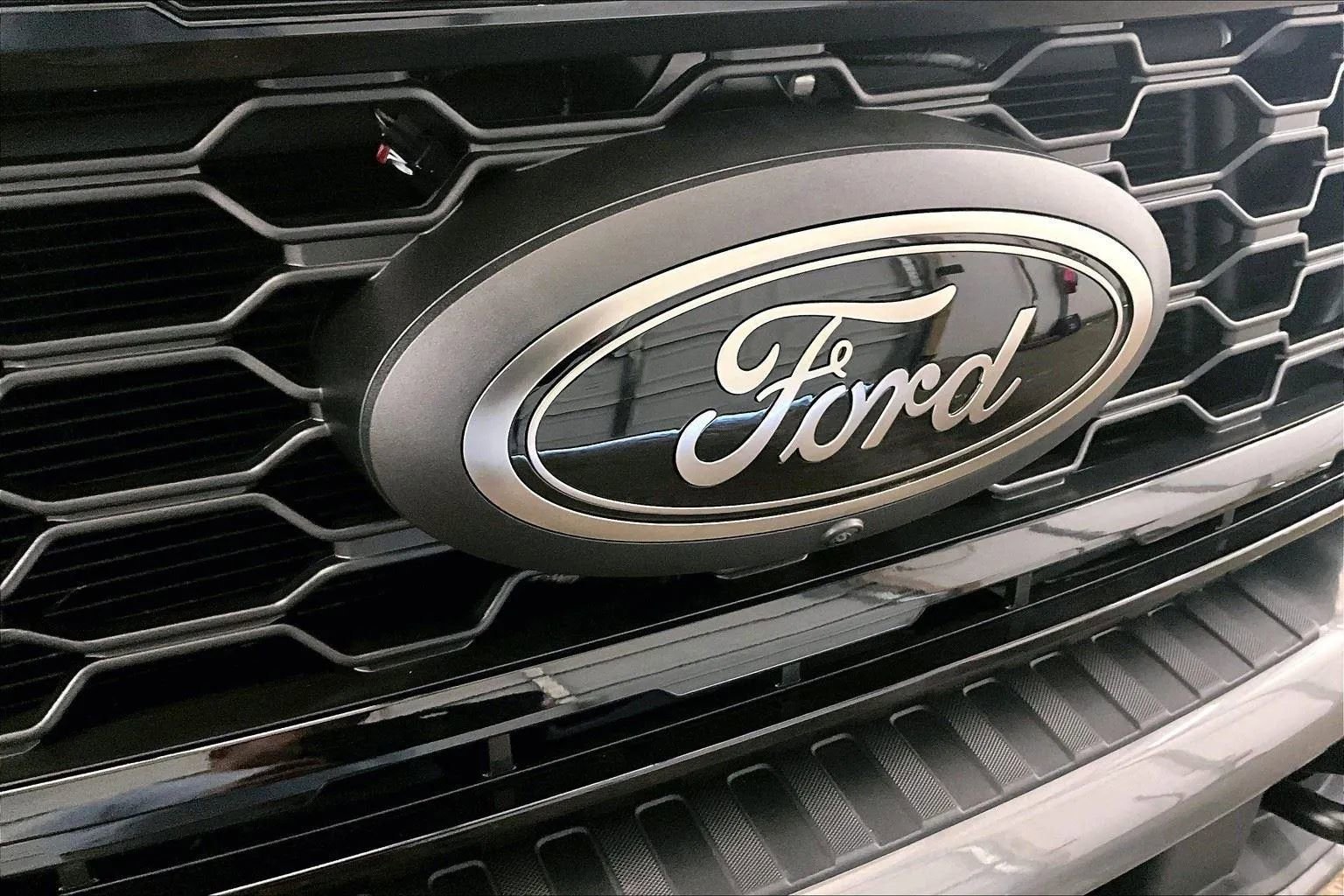 New 2026 Ford F250 Lariat w/ Black Appearance Package image 29