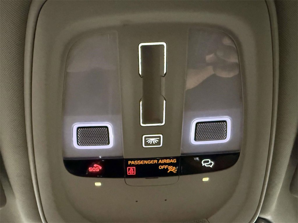 Used 2024 Volvo S60 B5 Plus image 25