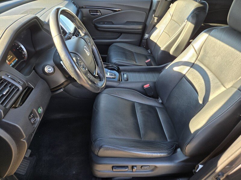 Used 2018 Honda Pilot Touring image 11