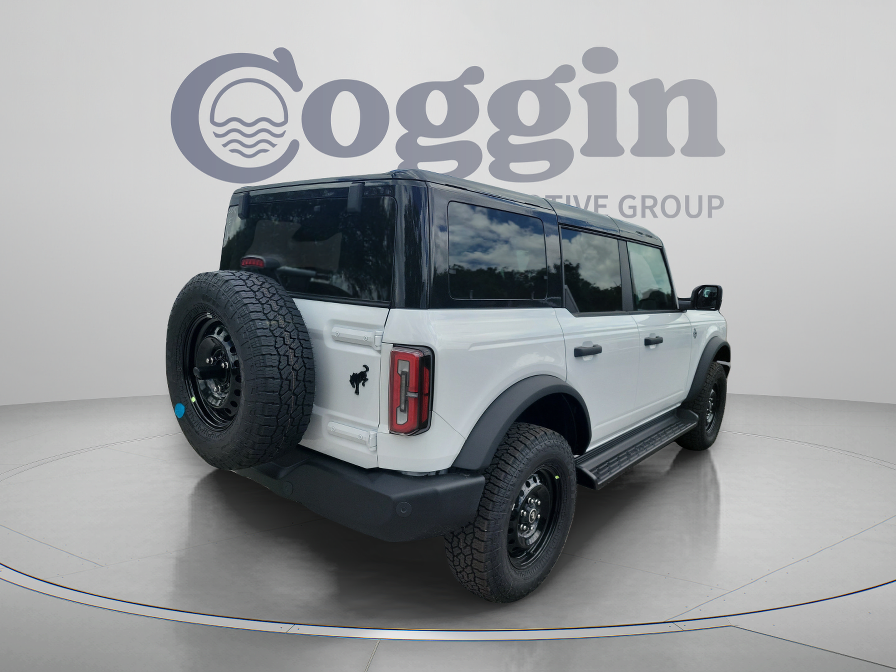 New 2026 Ford Bronco Outer Banks w/ Black Appearance Package AWD/4WD image 3