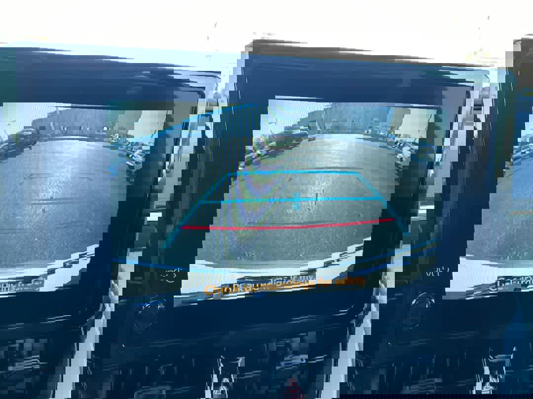 Used 2025 Toyota Corolla Cross LE image 17